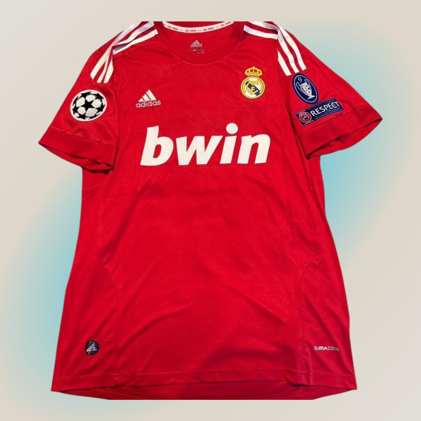 Ozil | Real Madrid | 2011/12 | Away Kit